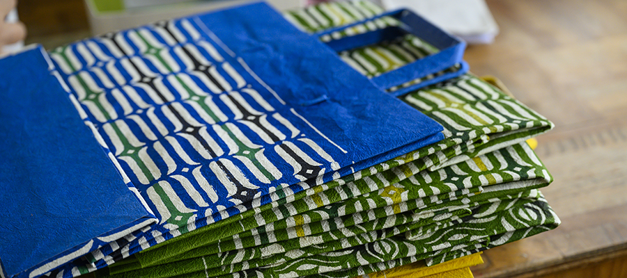 越中八尾和紙の型染めバッグ｜ 桂樹舎（富山県富山市）吉田桂介.民藝