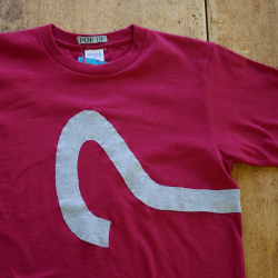 アートなTシャツ class=
