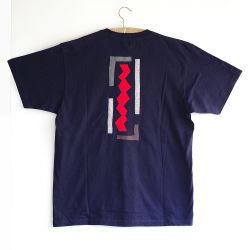 アートなTシャツ class=