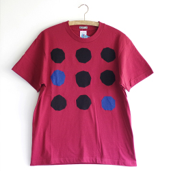 アートなTシャツ class=