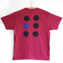 アートなTシャツ class=