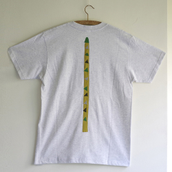 アートなTシャツ class=