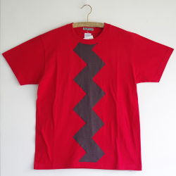 アートなTシャツ class=