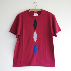 アートなTシャツ class=
