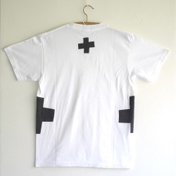 アートなTシャツ class=