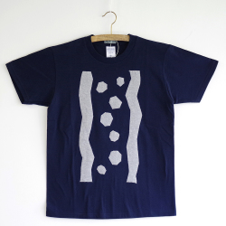 アートなTシャツ class=