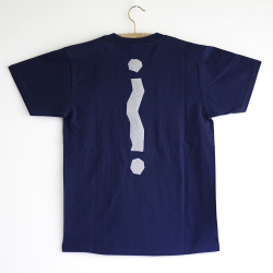 アートなTシャツ class=