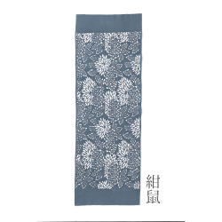 型染めの手ぬぐい<むじな菊牡丹>/作り手 山内武志さん(山内染色工房/アトリエぬいや)