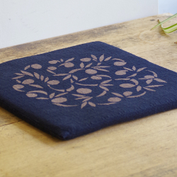 山内武志 椅子敷き