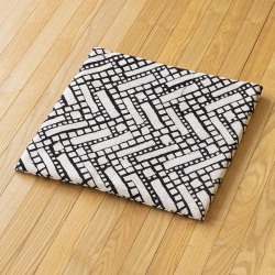 山内武志 椅子敷き